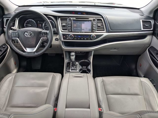 Used 2018 Toyota Highlander Limited FWD image 15