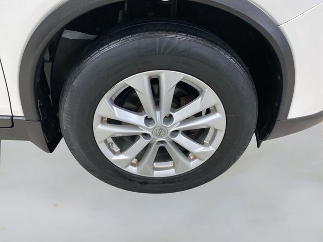 Used 2014 Nissan Rogue SV w/ SV Premium Package image 16