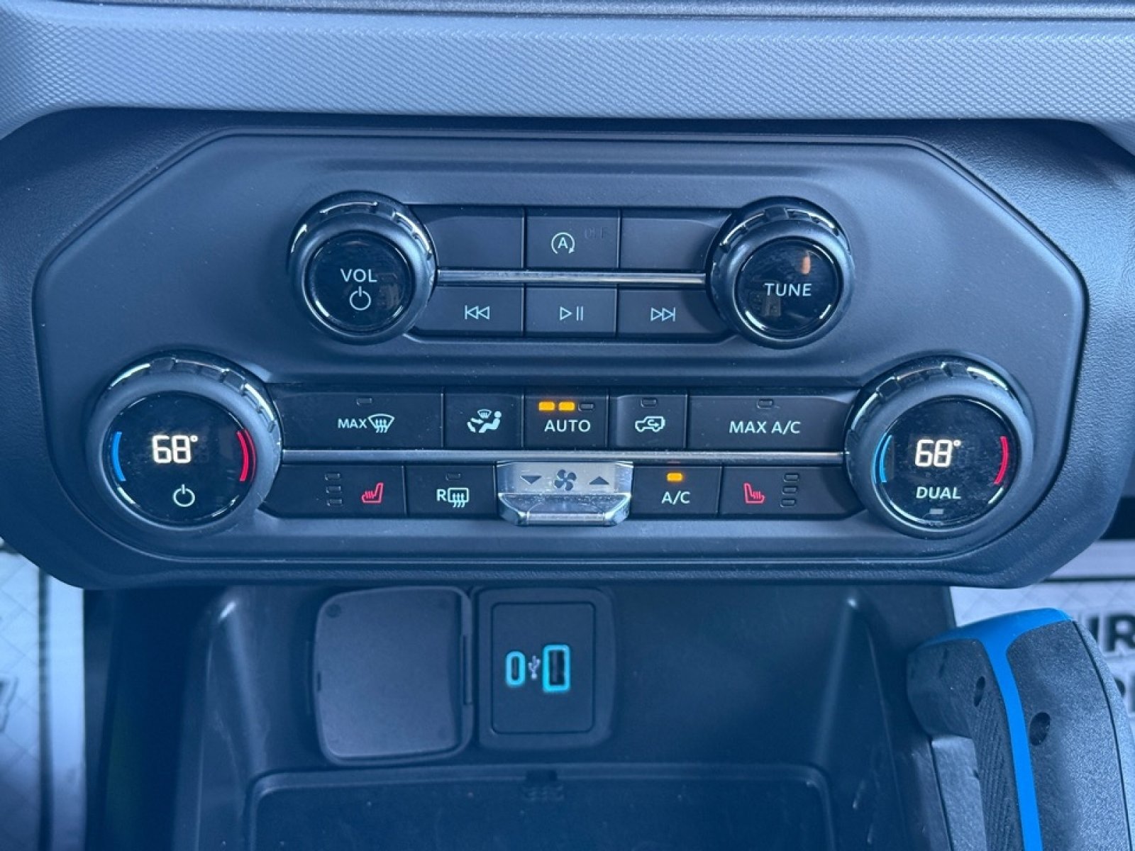 Used 2024 Ford Bronco Black Diamond image 32