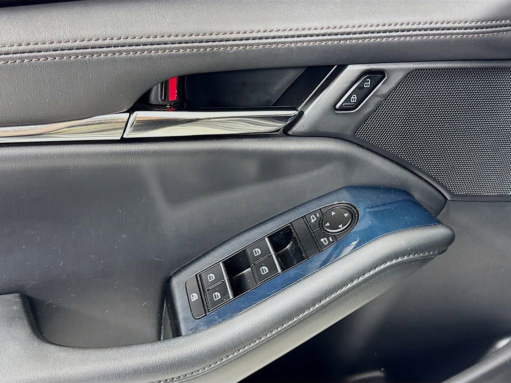 Used 2021 MAZDA MAZDA3 s image 14