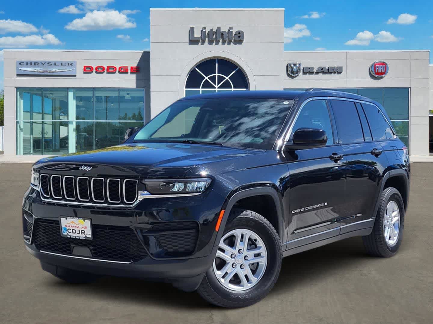 Used 2023 Jeep Grand Cherokee Laredo w/ Luxury Tech Group I