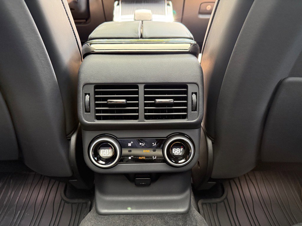 Used 2026 Land Rover Range Rover Velar Autobiography image 12