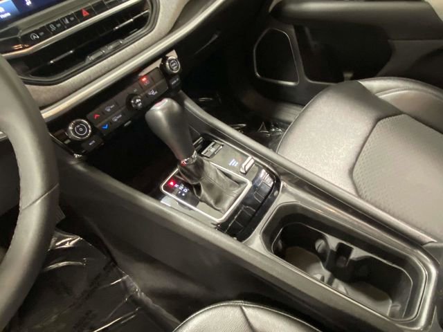 Used 2024 Jeep Compass Latitude image 16