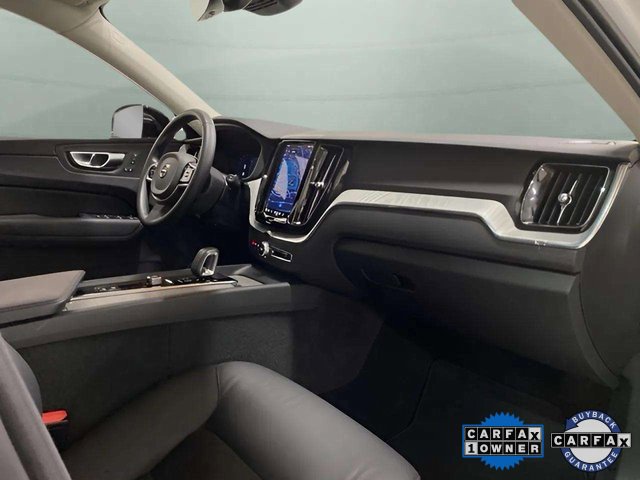Used 2025 Volvo XC60 B5 Plus image 23