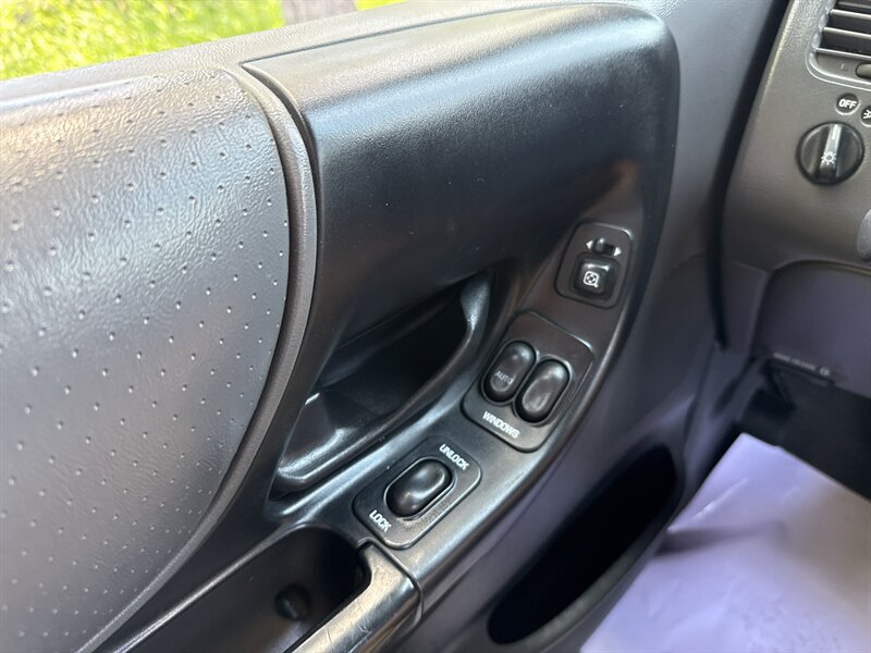 Used 2001 Ford Ranger XLT AWD/4WD image 37