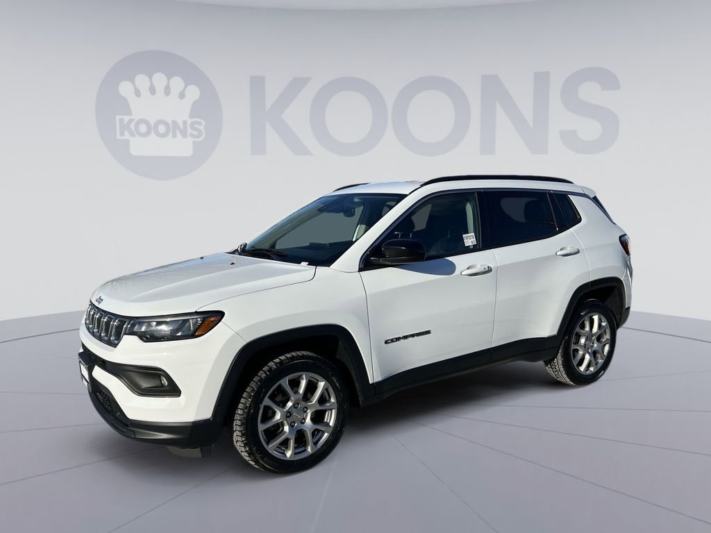 Used 2022 Jeep Compass Latitude image 1