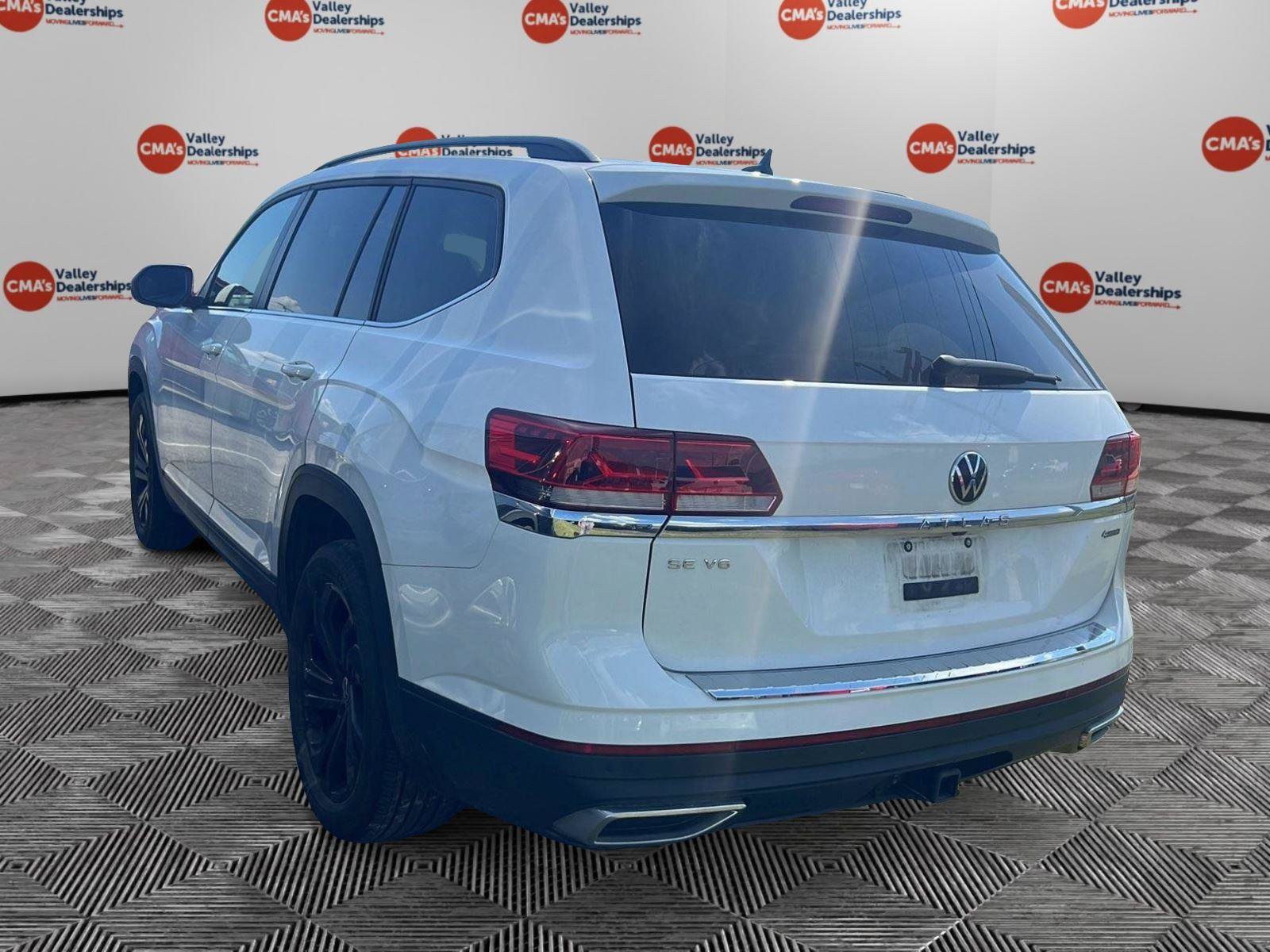 Used 2023 Volkswagen Atlas SE w/ Black Wheel Package AWD/4WD image 6