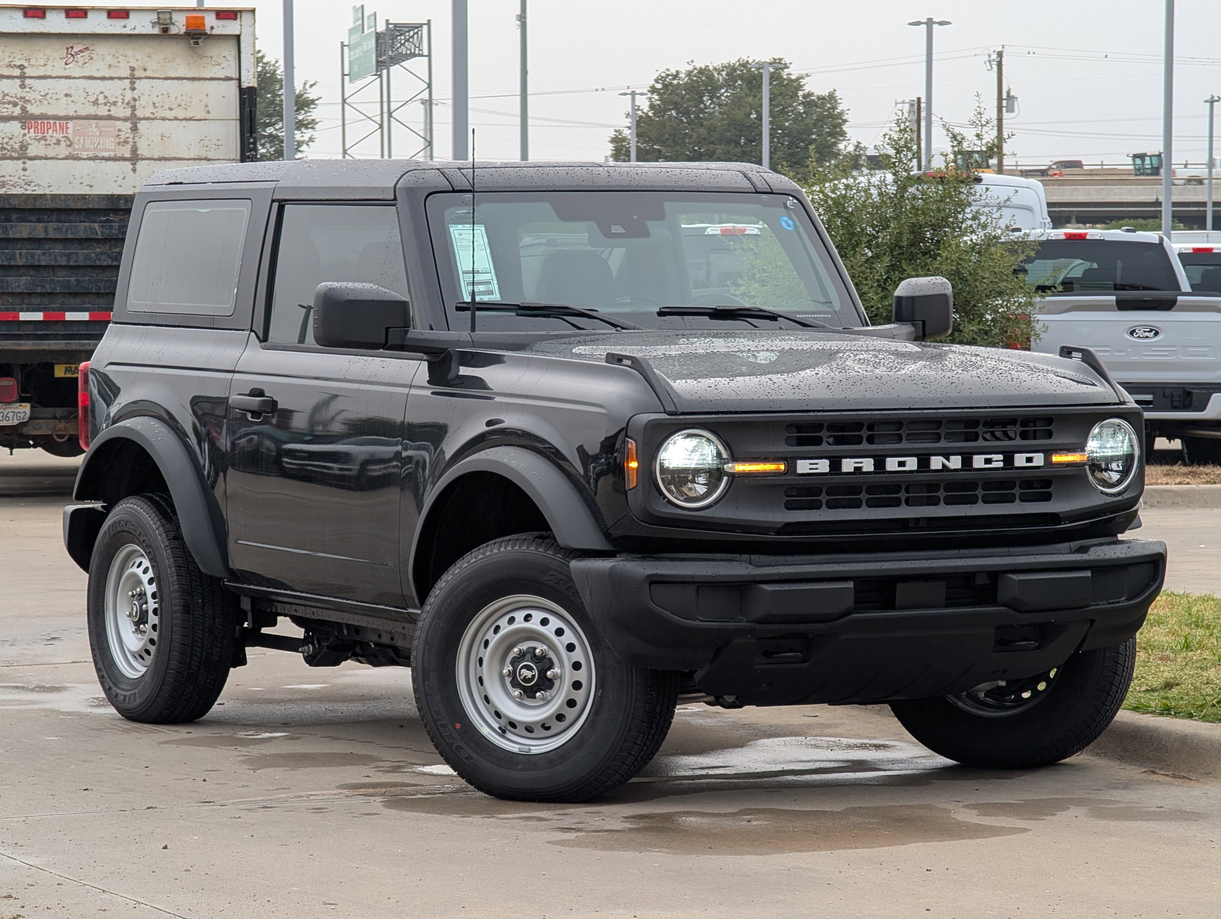 New 2025 Ford Bronco 2-Door image 2