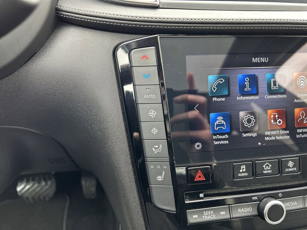 Certified 2023 INFINITI QX50 Luxe image 21