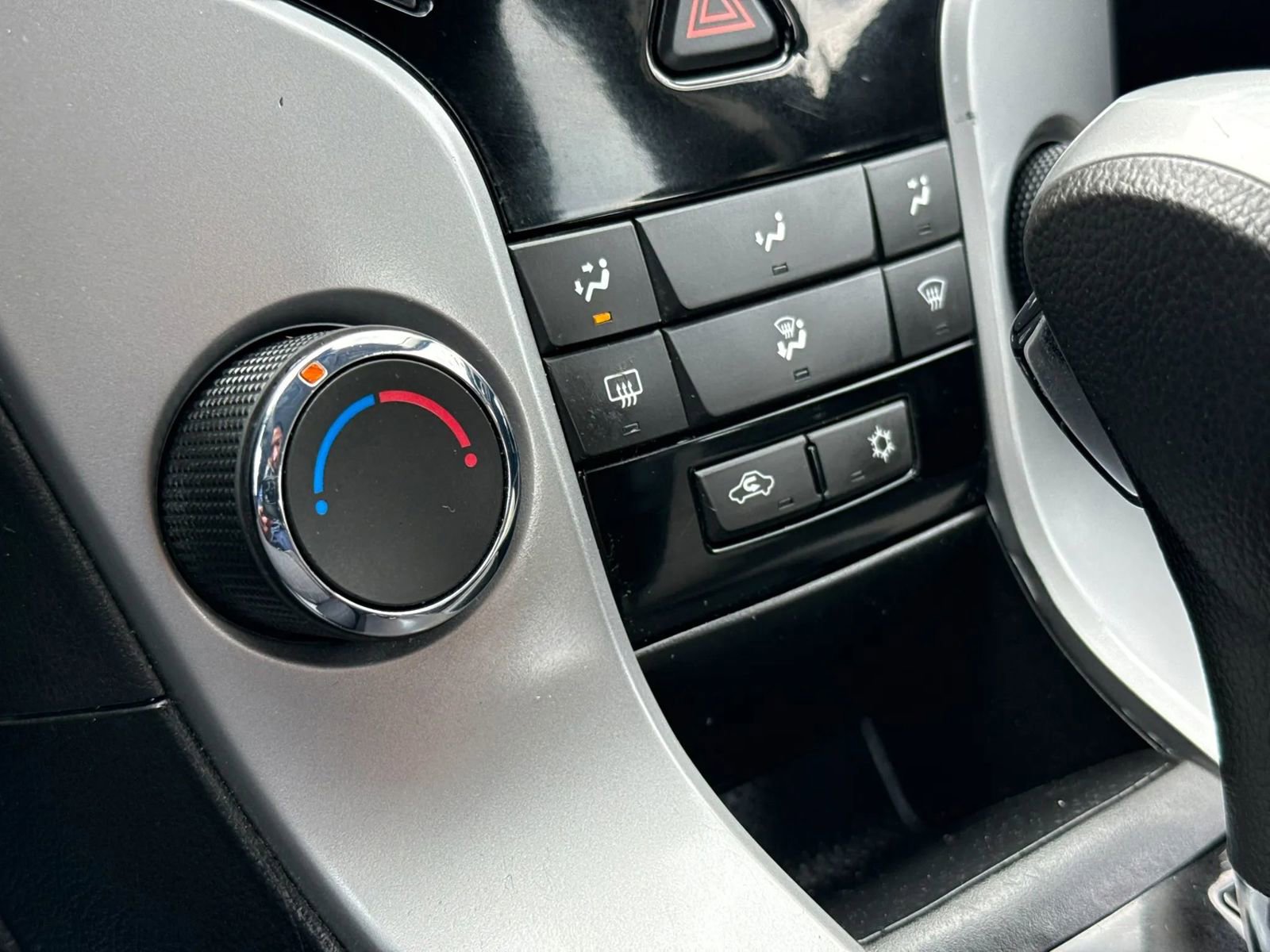 Used 2013 Chevrolet Cruze LS FWD image 29