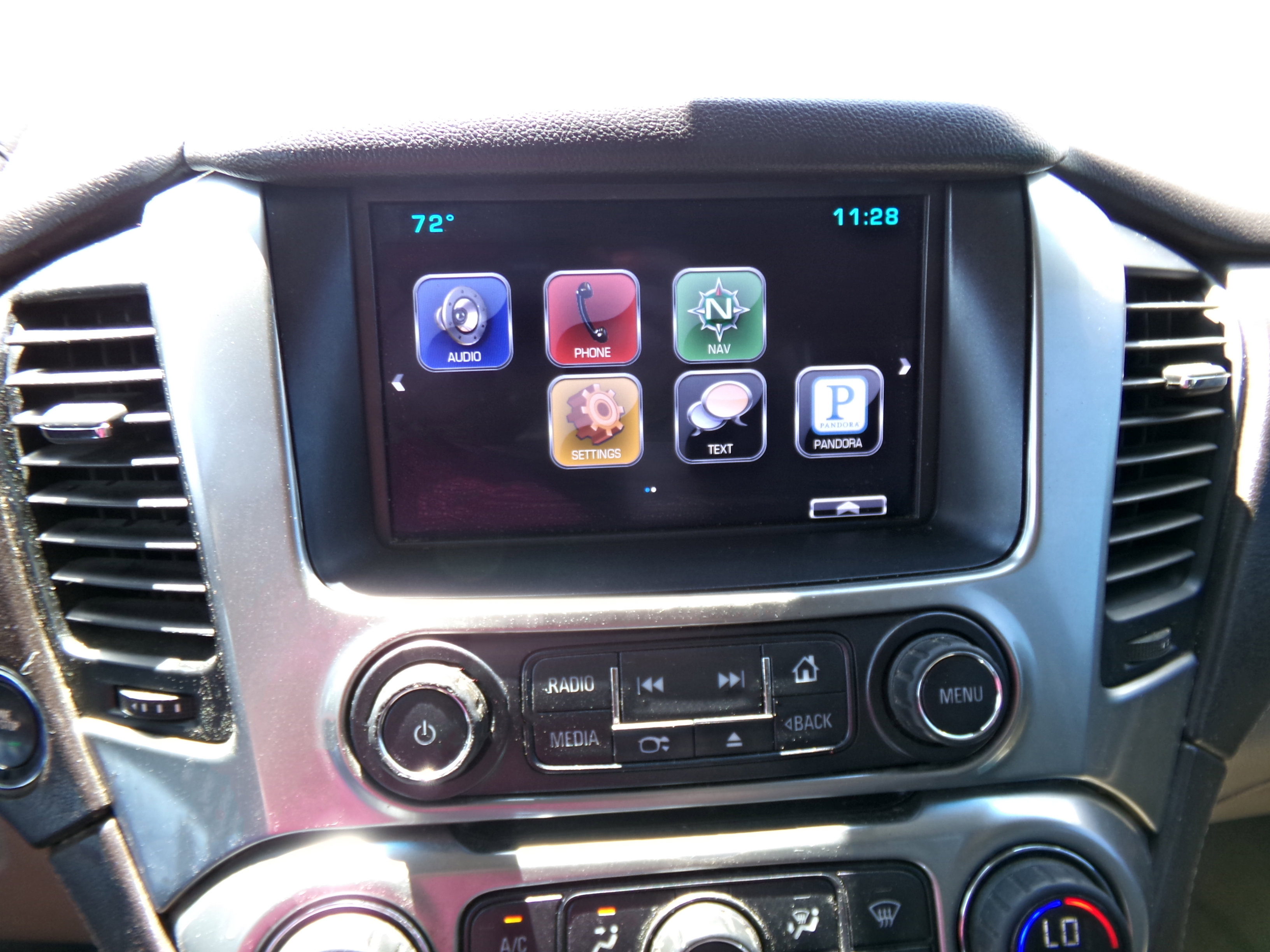 Used 2015 Chevrolet Suburban LTZ RWD image 9