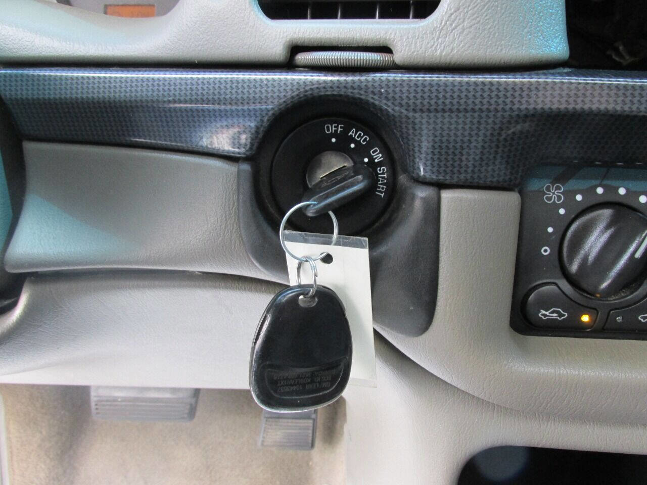 Used 2005 Chevrolet Impala SS w/ Sun And Sound Package image 33