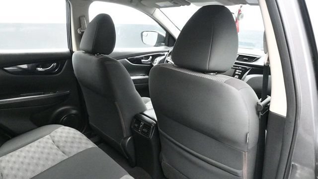 Used 2017 Nissan Rogue Sport SV w/ SV All-Weather Package AWD/4WD image 12