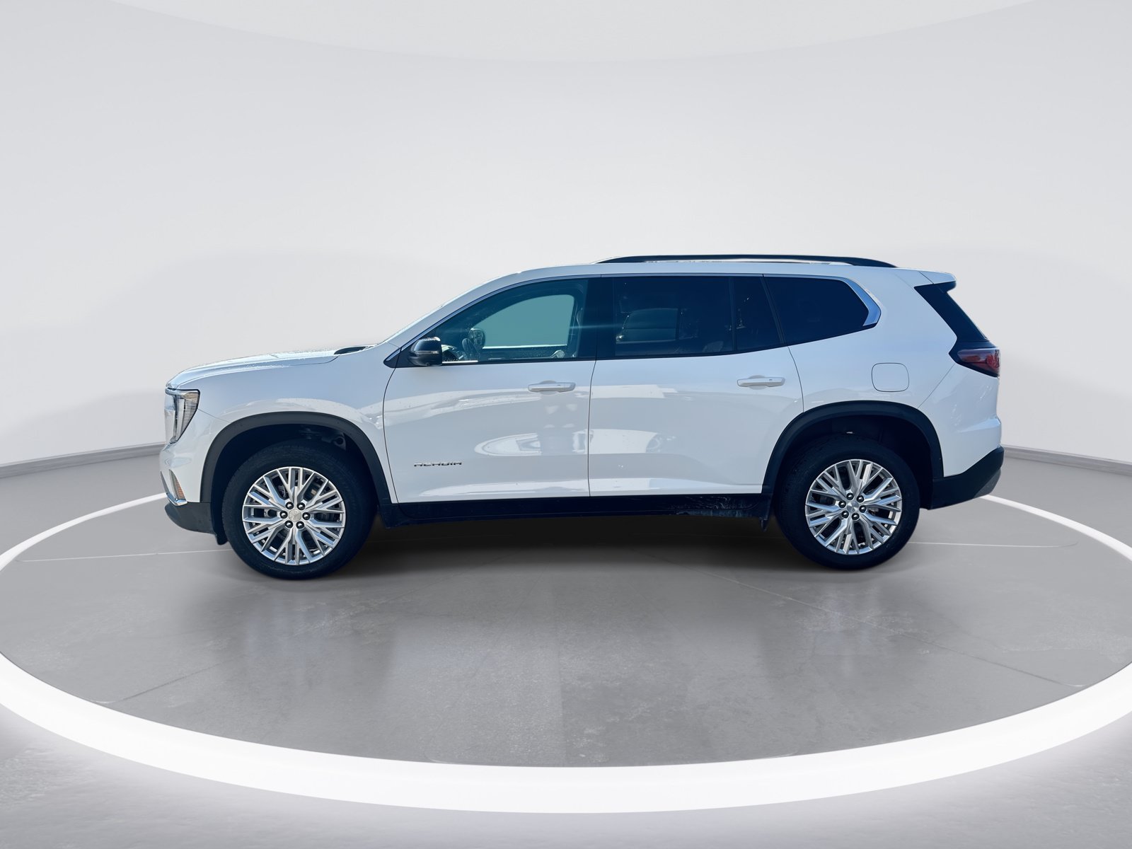Used 2026 GMC Acadia Elevation w/ Elevation Premium Package FWD image 6
