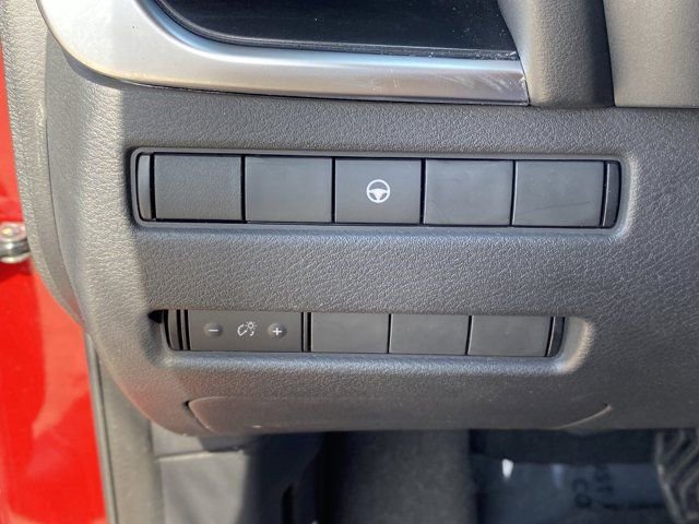 Used 2023 Nissan Rogue SV image 18