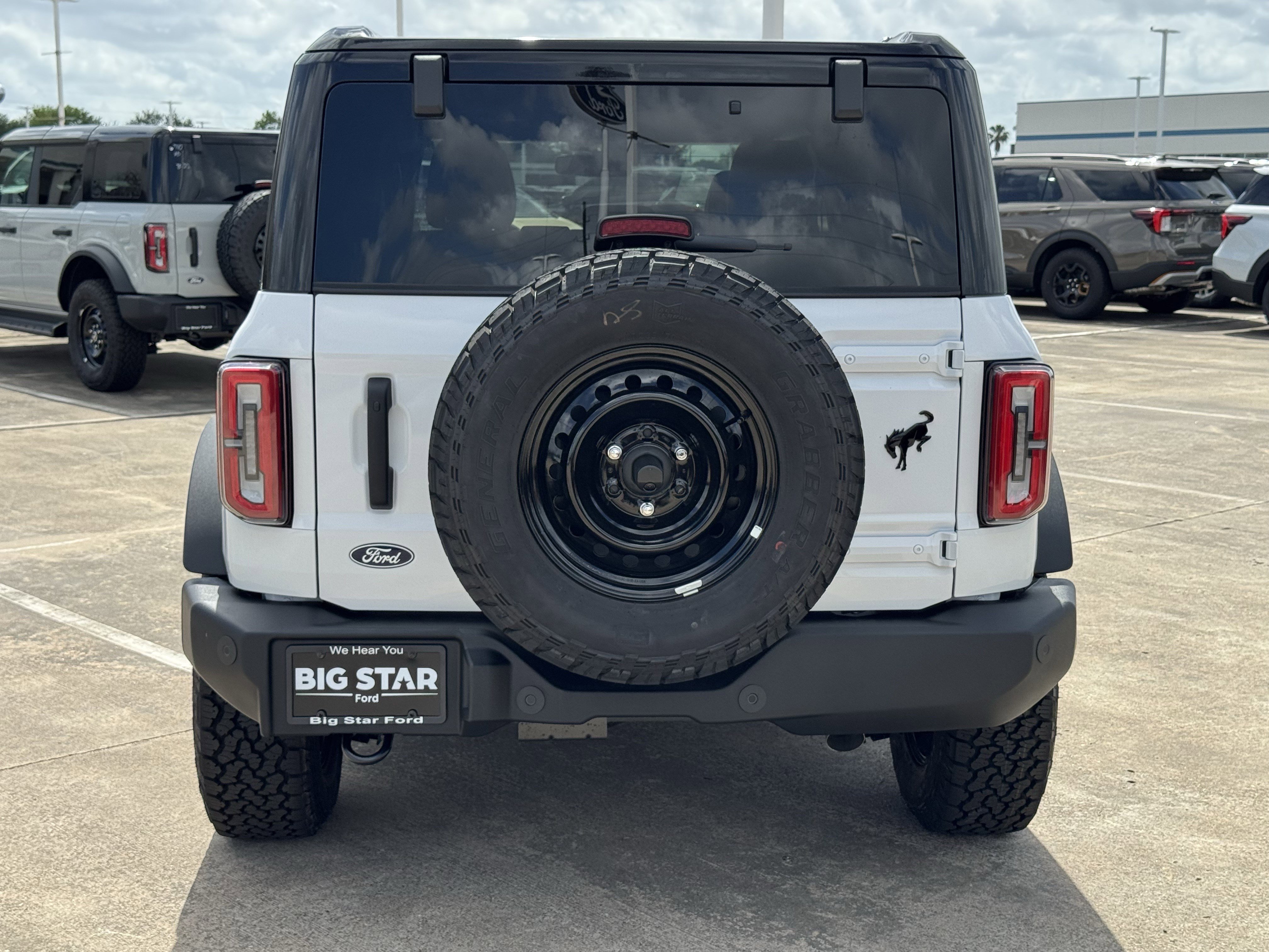 New 2026 Ford Bronco Outer Banks AWD/4WD image 9