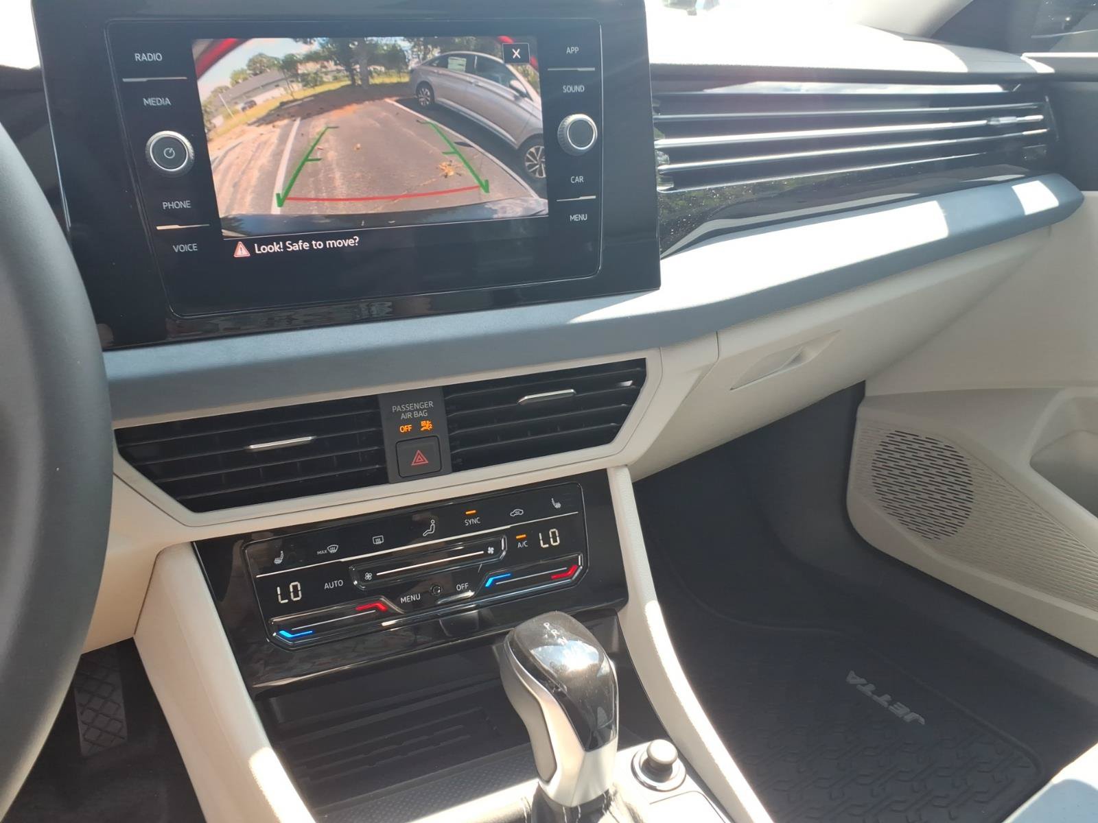 New 2026 Volkswagen Jetta SE FWD image 15
