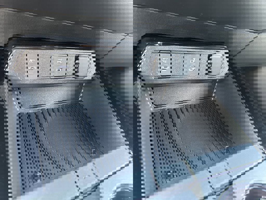 New 2026 Toyota Prius Plug-In Hybrid image 6