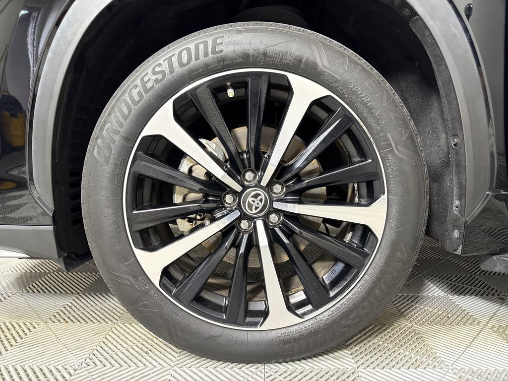 Used 2021 Toyota Highlander XSE FWD image 21