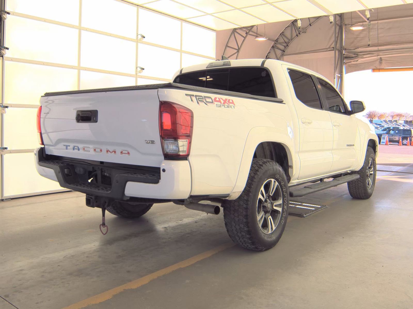 Used 2017 Toyota Tacoma TRD Sport image 5