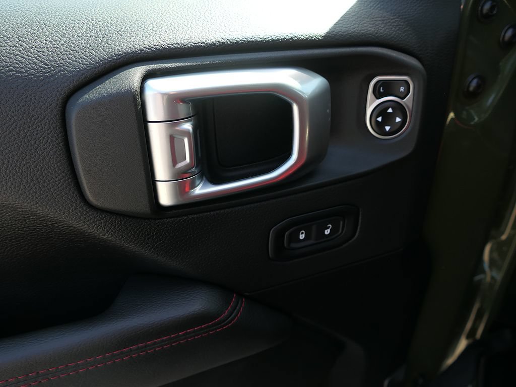 Used 2023 Jeep Wrangler Unlimited Rubicon 4xe AWD/4WD image 15