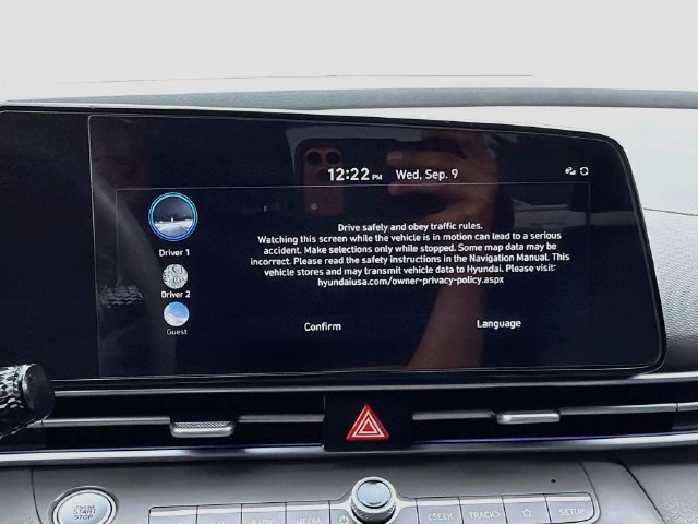 Used 2025 Hyundai Elantra SEL FWD image 14