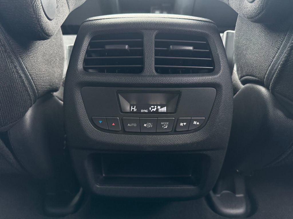 Used 2022 Honda Pilot Sport image 27