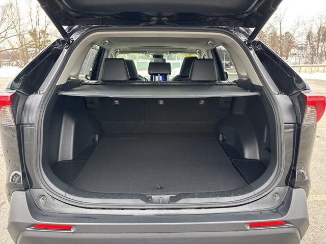 Used 2023 Toyota RAV4 XLE Premium image 17