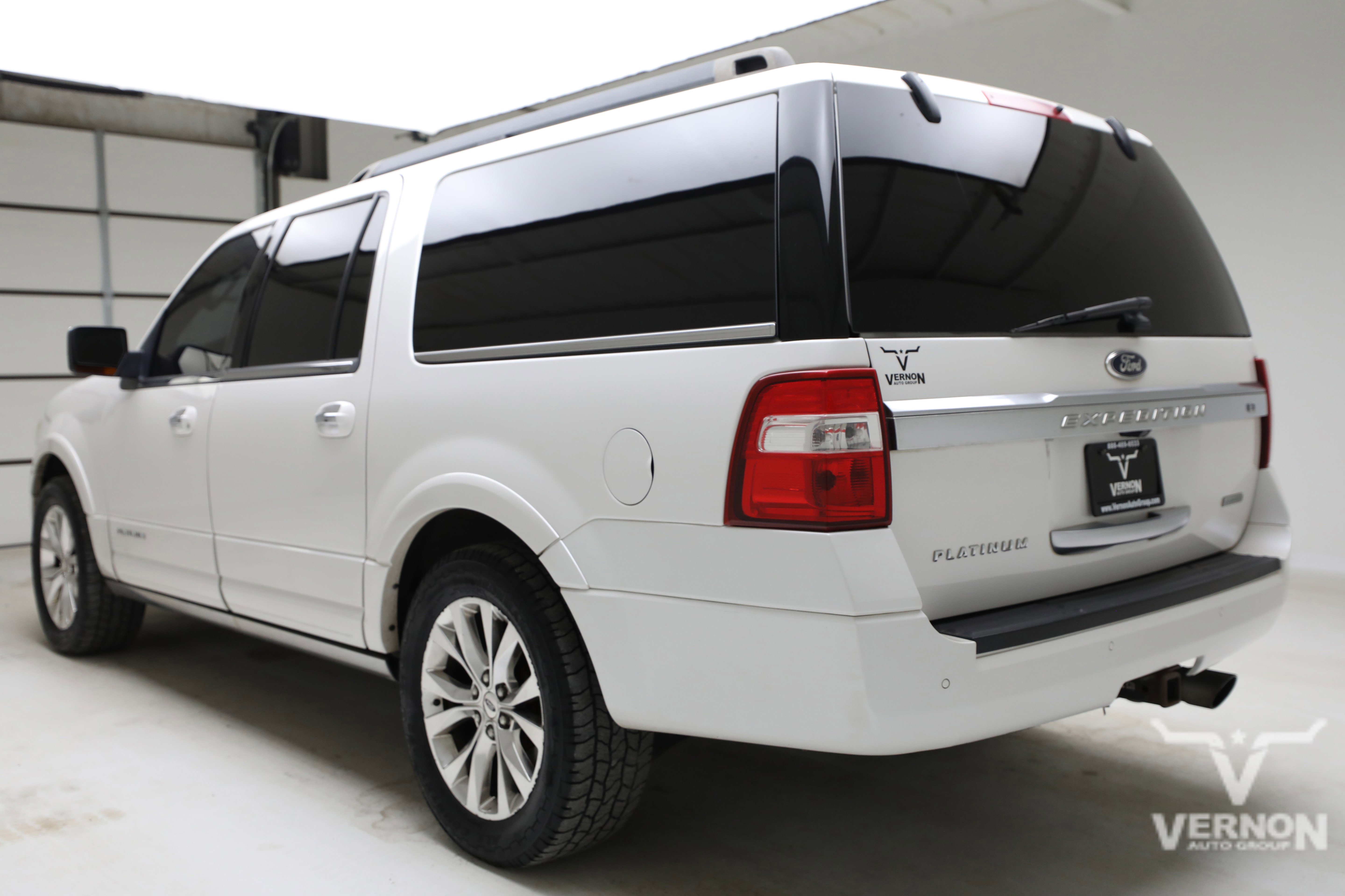 Used 2015 Ford Expedition EL Platinum image 3
