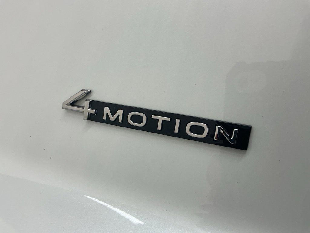 Used 2024 Volkswagen Atlas Cross Sport SEL R-Line AWD/4WD image 12