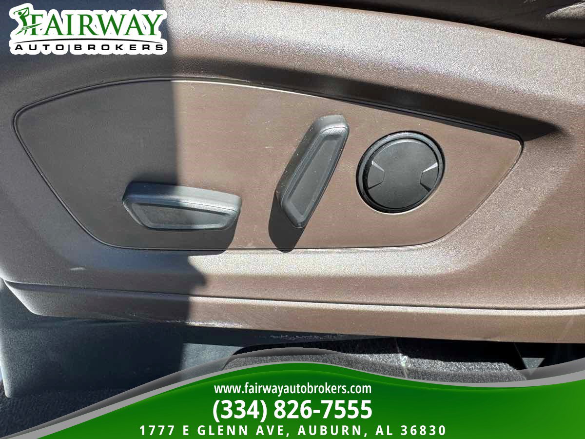 Used 2023 Ford Explorer King Ranch w/ Technology Package AWD/4WD image 17