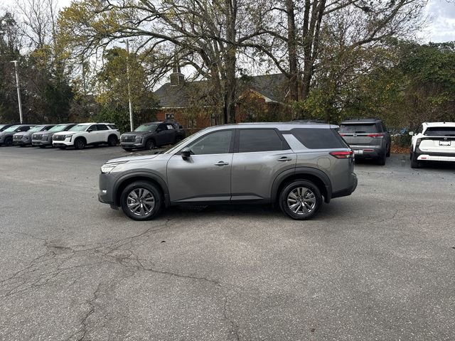Used 2024 Nissan Pathfinder S image 8