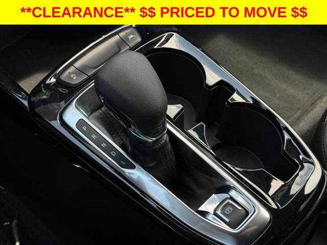 Used 2025 Chevrolet Trax LT FWD image 23