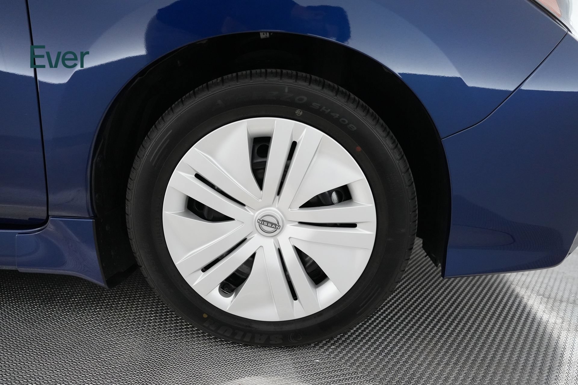 Used 2025 Nissan Leaf S FWD image 19
