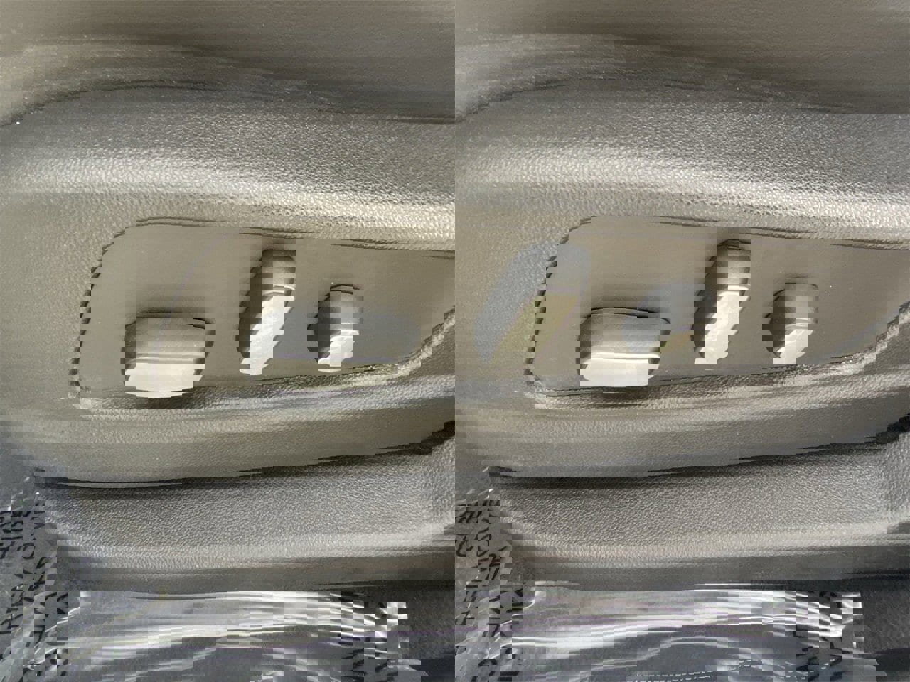 Certified 2022 Cadillac XT5 Premium Luxury w/ LPO, Floor Liner Package image 22