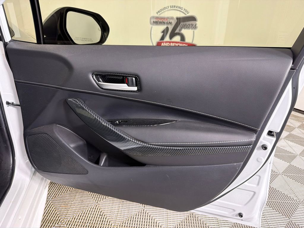 Used 2021 Toyota Corolla SE w/ SE Preferred Package image 14