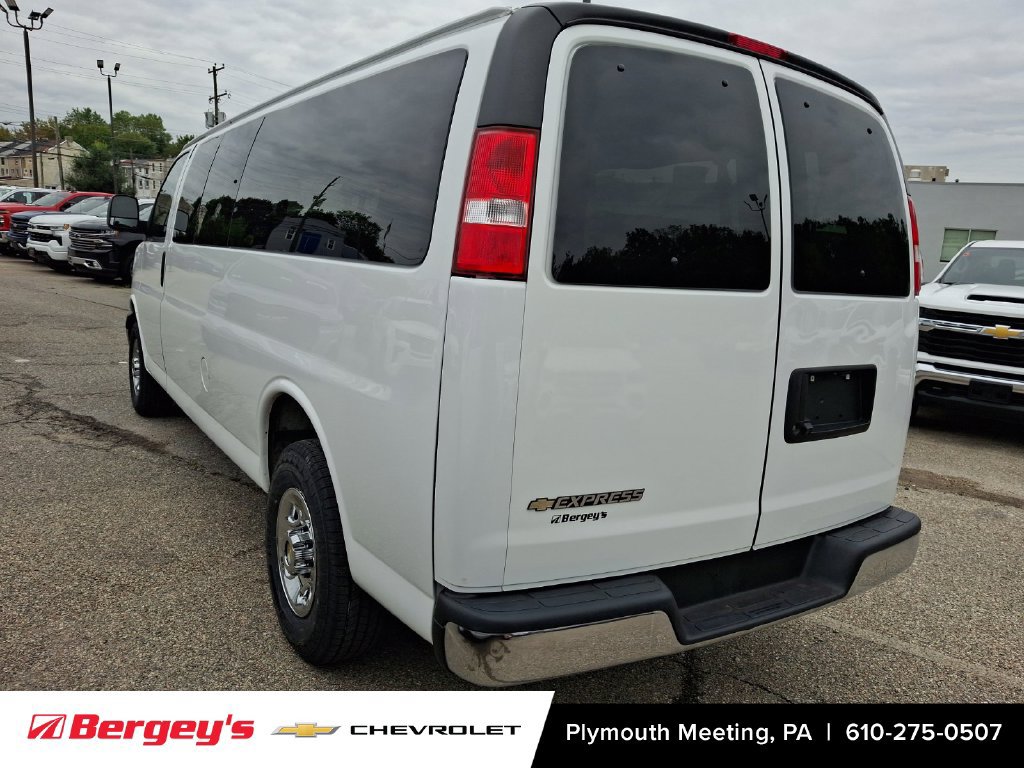 Certified 2025 Chevrolet Express 3500 LT w/ LT Preferred Equipment Group RWD image 5