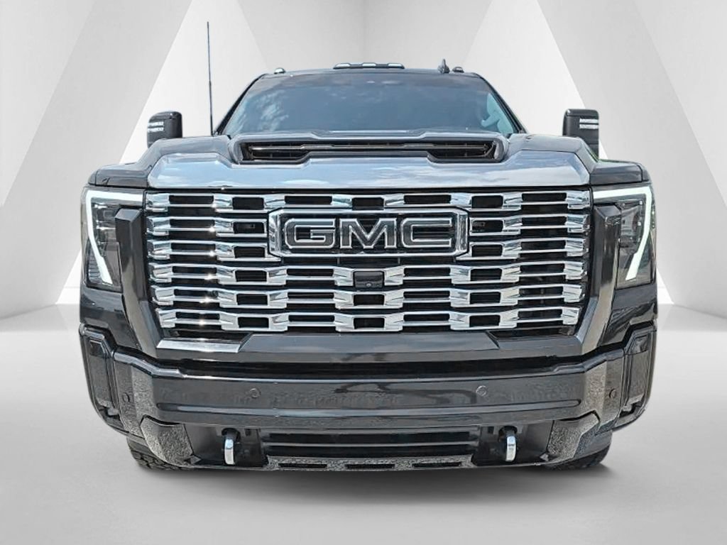 Used 2024 GMC Sierra 3500 Denali w/ Denali Reserve Package AWD/4WD image 2
