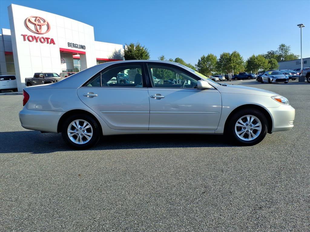 Used 2004 Toyota Camry LE FWD image 3