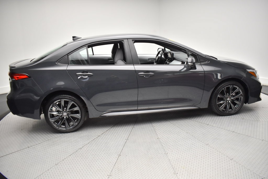 Used 2025 Toyota Corolla SE FWD image 4