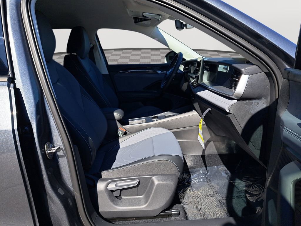 New 2025 Volkswagen Tiguan SE image 18