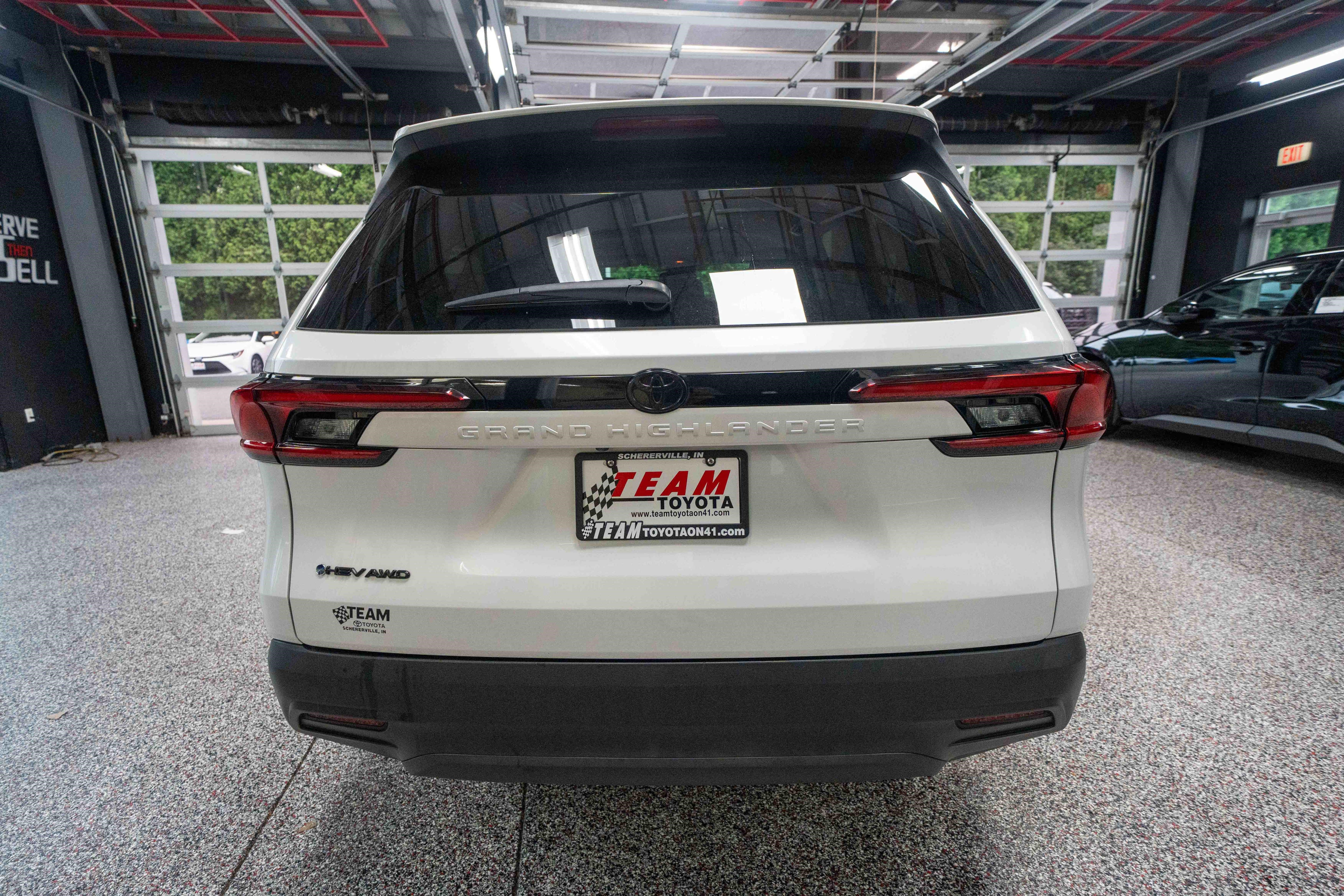 Used 2025 Toyota Grand Highlander AWD Hybrid image 3