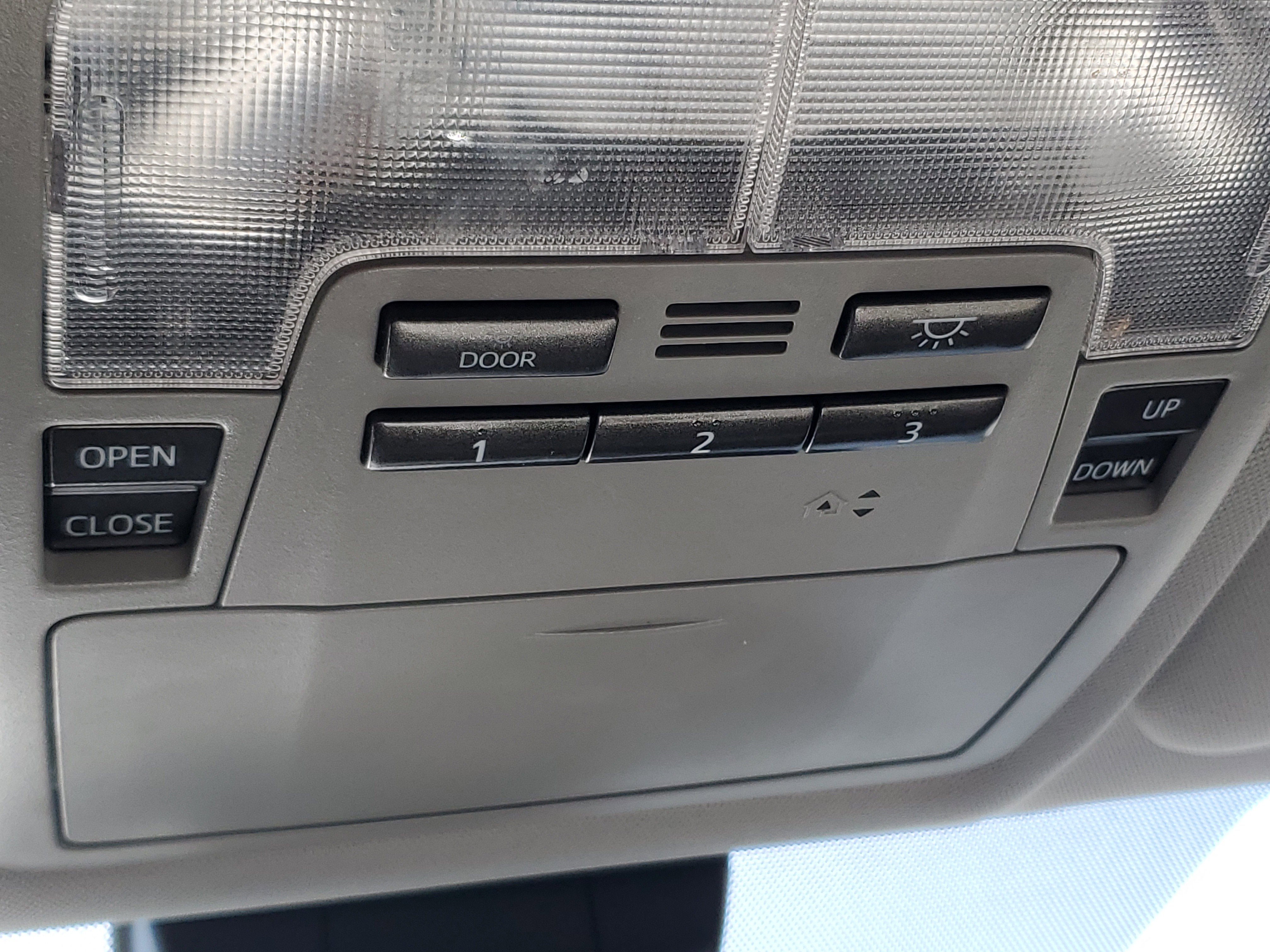 Used 2017 Toyota Highlander XLE image 25