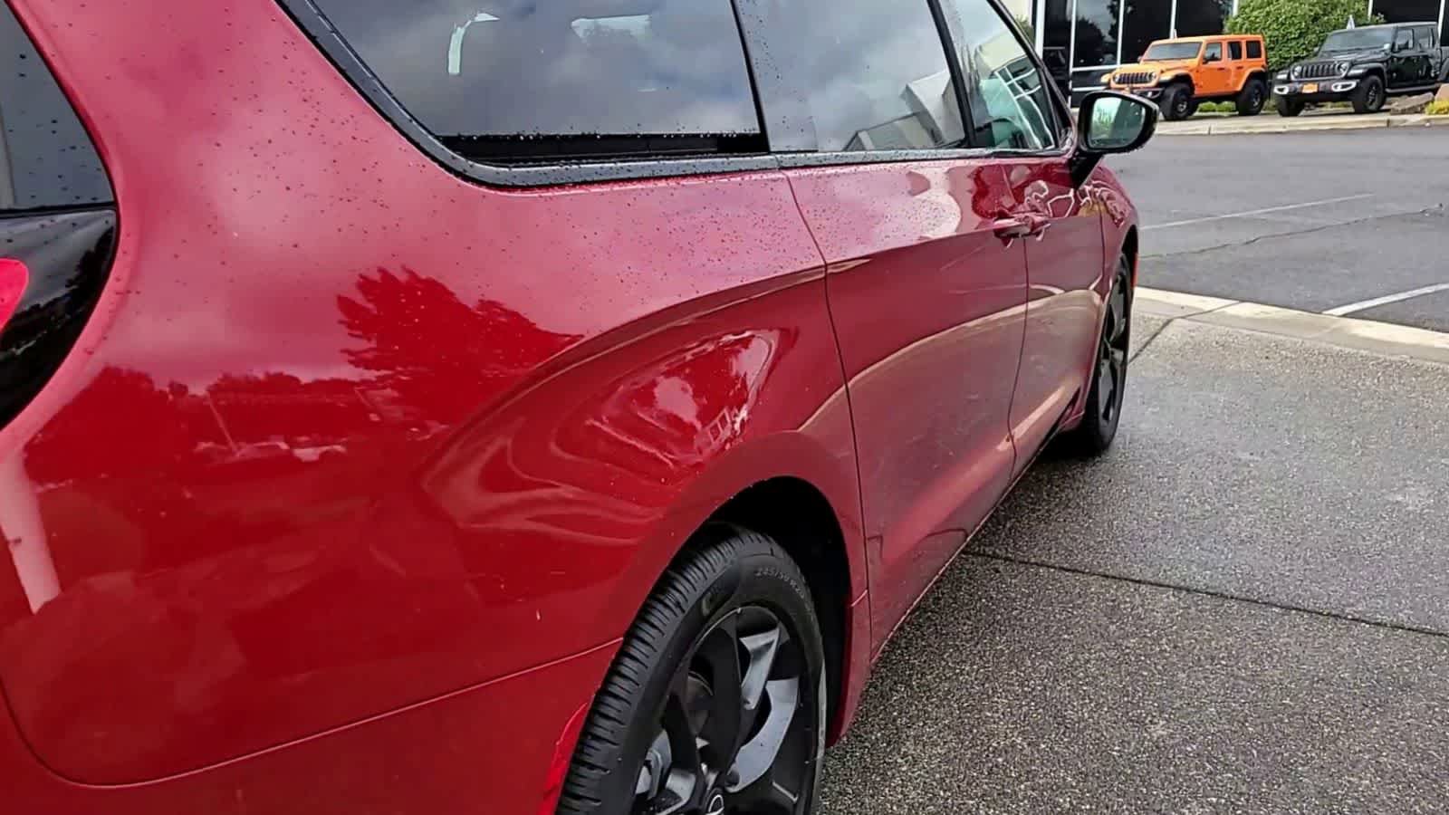 New 2026 Chrysler Pacifica Select FWD image 8