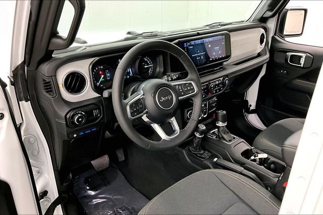 Used 2025 Jeep Wrangler Sahara 4xe w/ Safety Group image 16