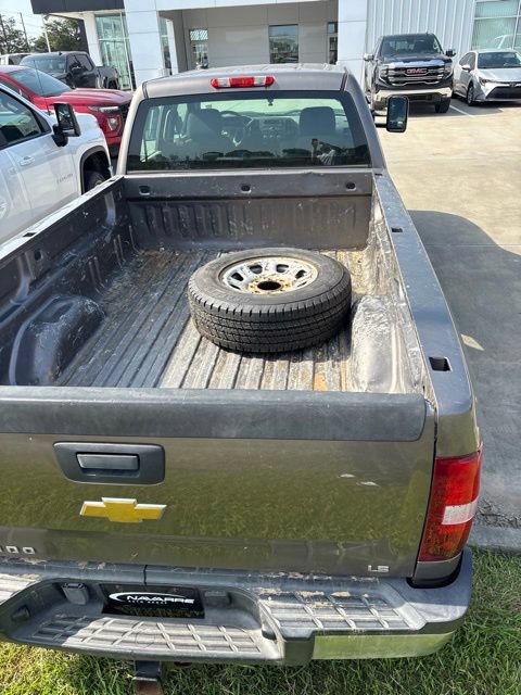Used 2013 Chevrolet Silverado 3500 W/T AWD/4WD image 9