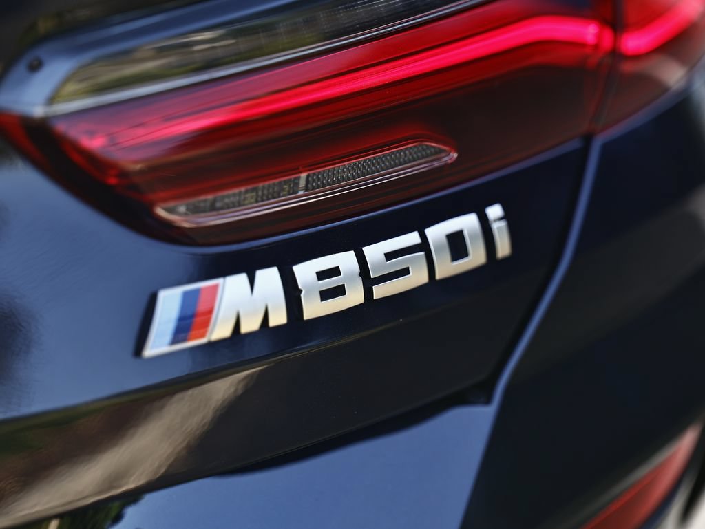 Used 2022 BMW M850i xDrive Coupe w/ M Carbon Exterior Package AWD/4WD image 11