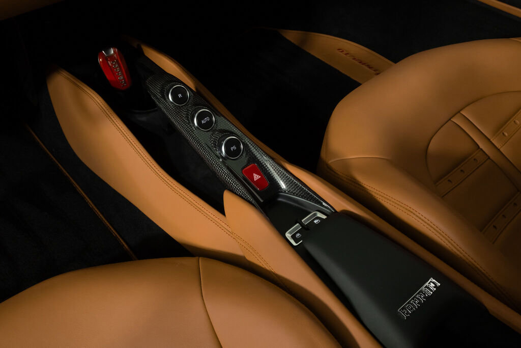 Used 2022 Ferrari F8 Tributo image 39