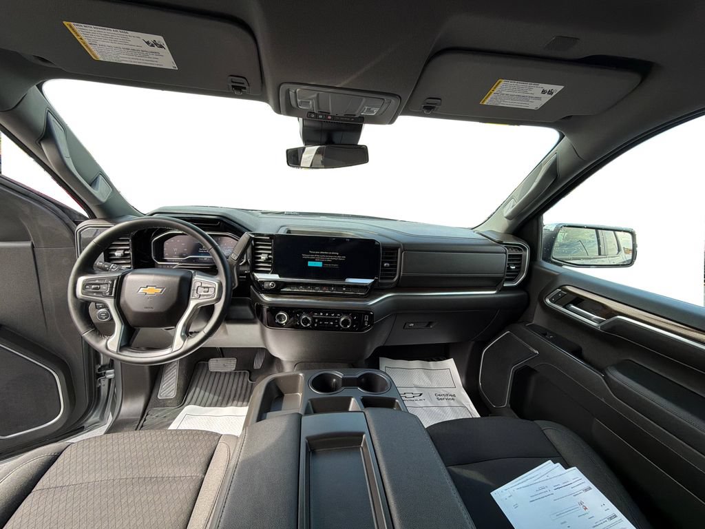 Used 2023 Chevrolet Silverado 1500 LT AWD/4WD image 9