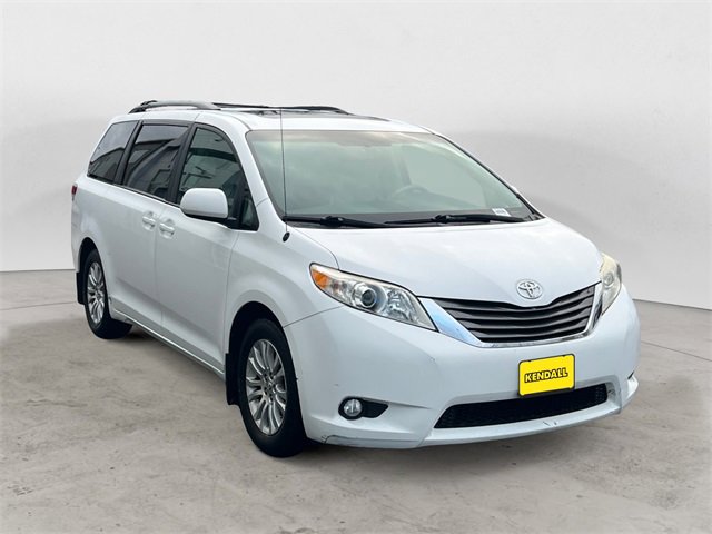 Used 2011 Toyota Sienna XLE image 7